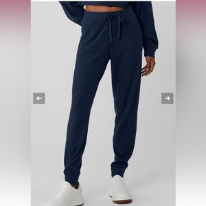 Alo Muse Sweatpant in Navy